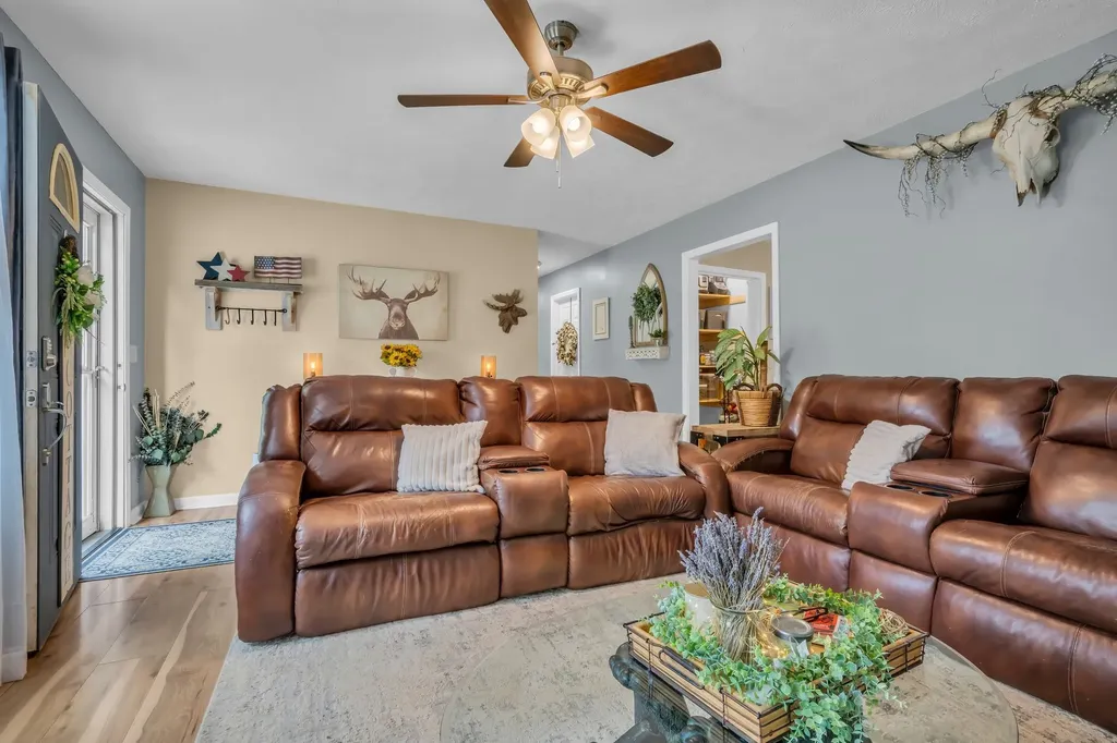 173 Ravenwood Circle Dickson TN 37055