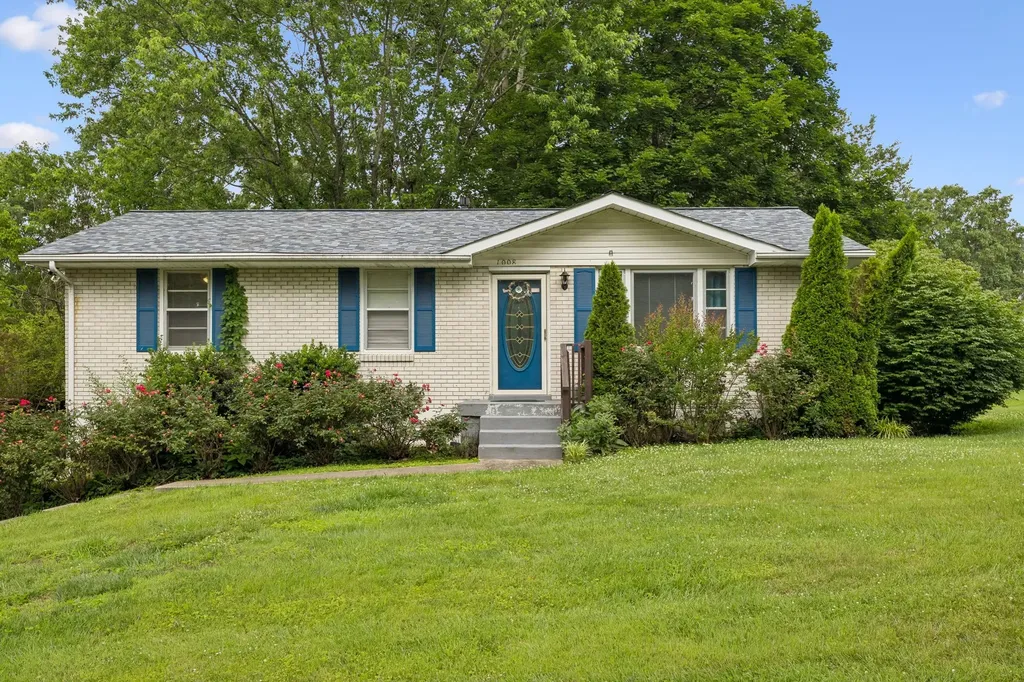1008 Mayes Drive Greenbrier TN 37073