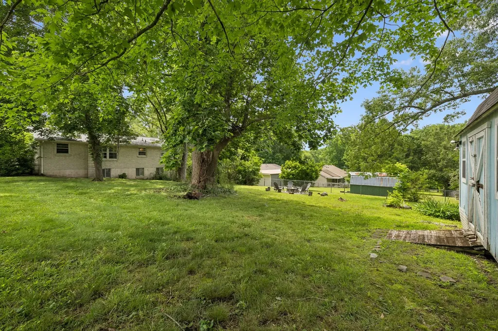 1008 Mayes Drive Greenbrier TN 37073