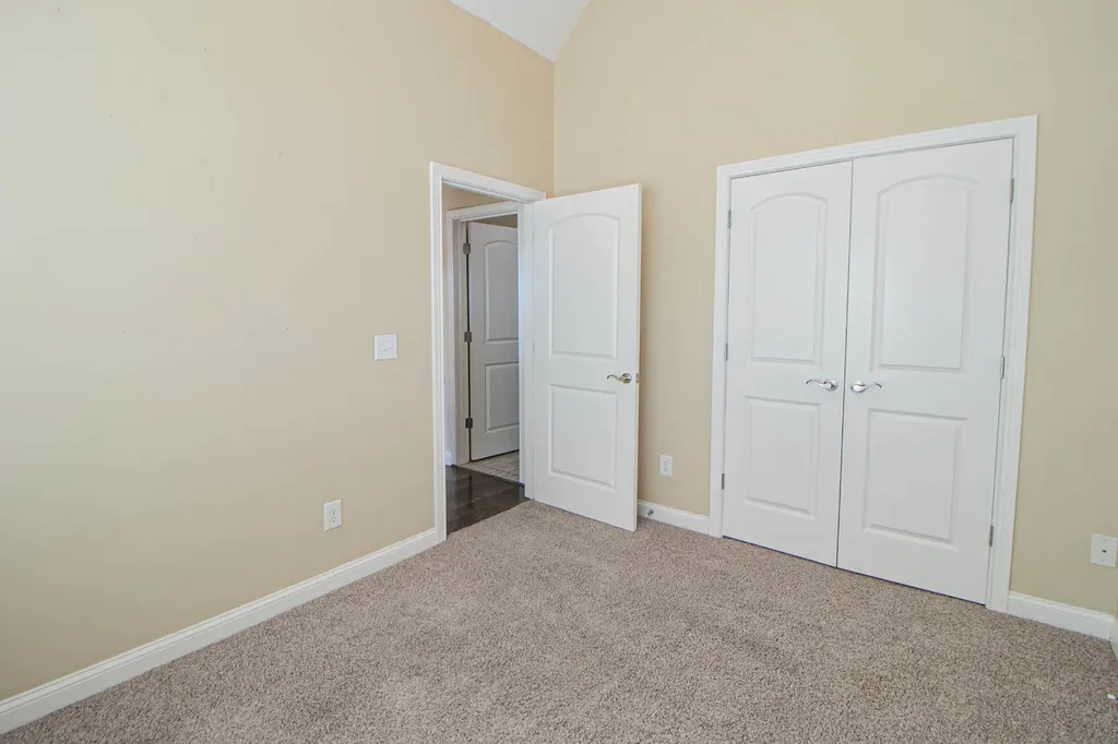 809 Carousel Court Clarksville TN 37043