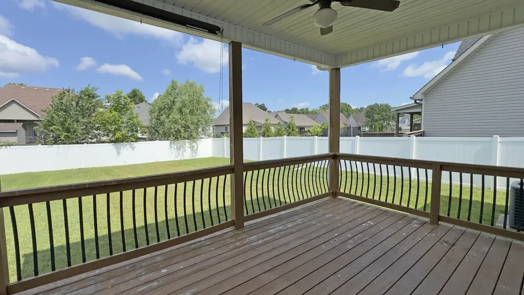 809 Carousel Court Clarksville TN 37043