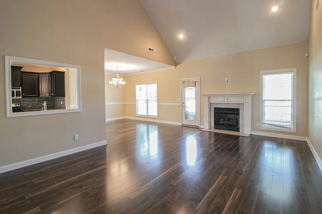 809 Carousel Court Clarksville TN 37043