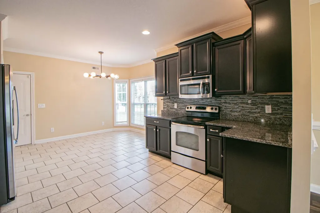 809 Carousel Court Clarksville TN 37043