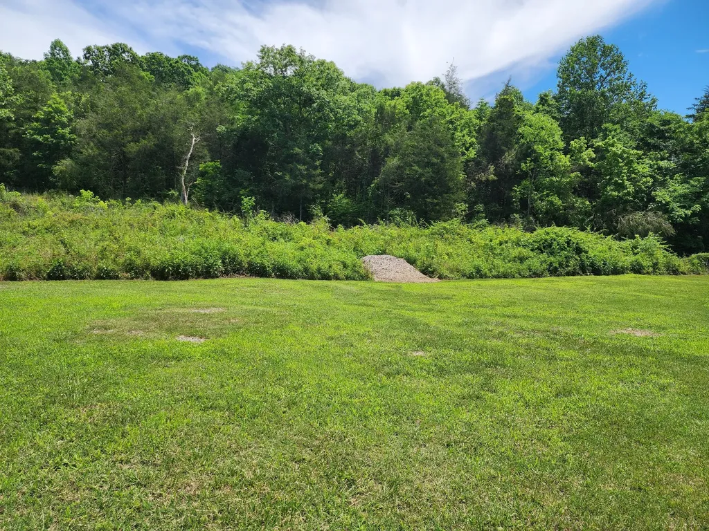 1 Love Hollow Road Hartsville TN 37074