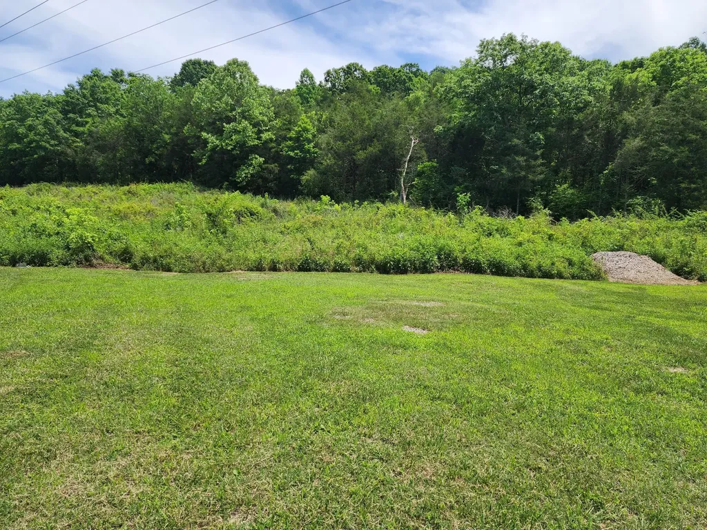 1 Love Hollow Road Hartsville TN 37074