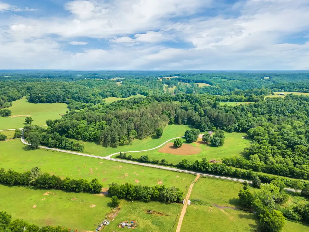 1764 Wray Branch Road Minor Hill TN 38473