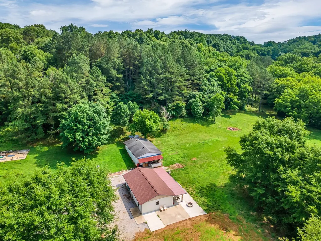 1764 Wray Branch Road Minor Hill TN 38473