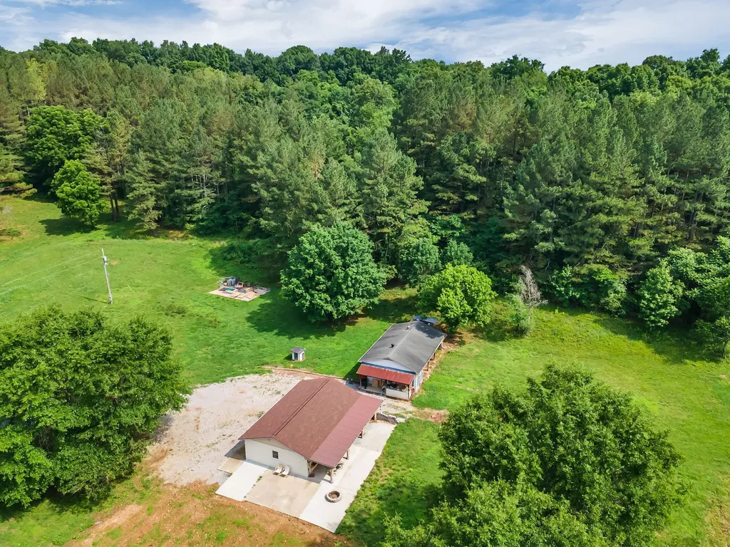 1764 Wray Branch Road Minor Hill TN 38473