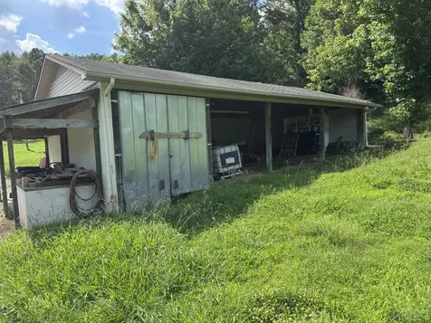 1764 Wray Branch Road Minor Hill TN 38473
