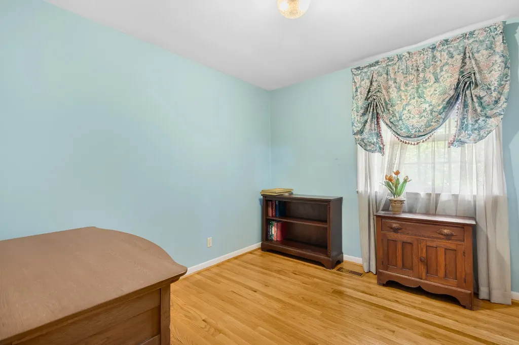 5528 Highway 76, E Springfield TN 37172