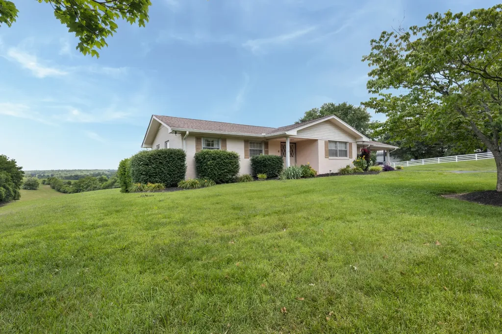 5528 Highway 76, E Springfield TN 37172
