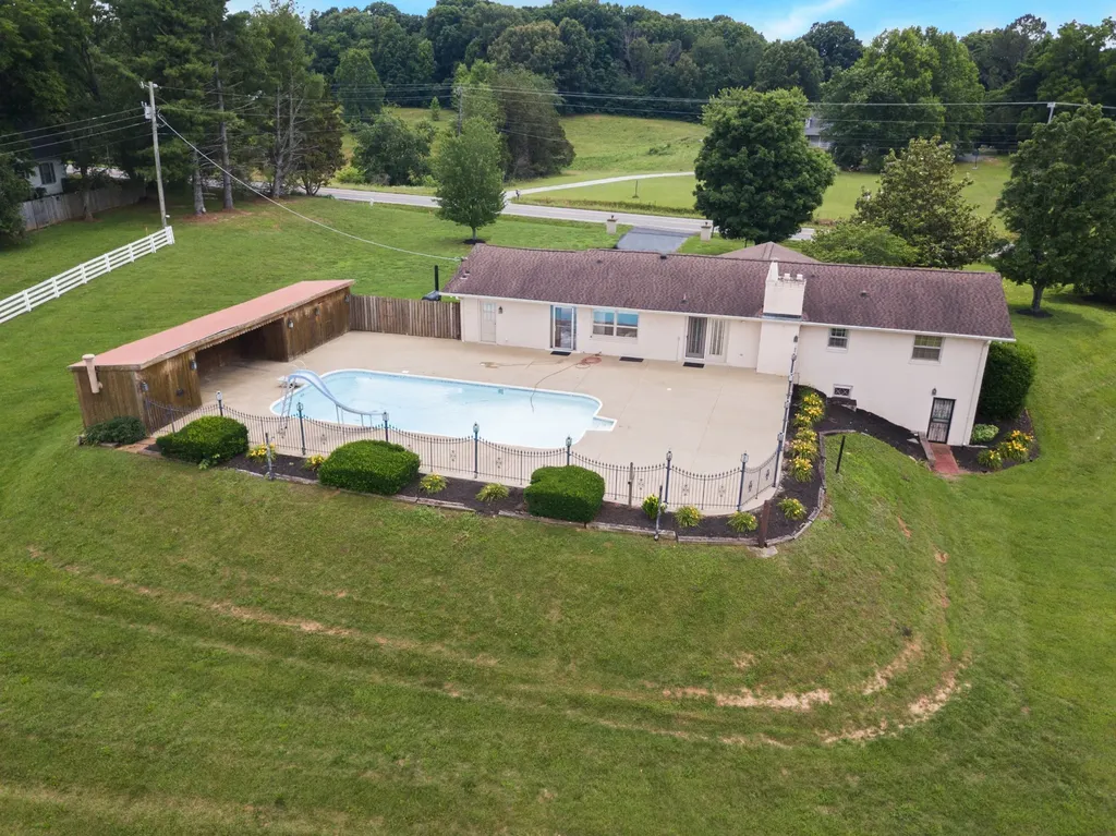 5528 Highway 76, E Springfield TN 37172