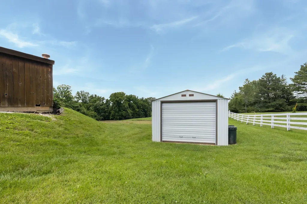 5528 Highway 76, E Springfield TN 37172