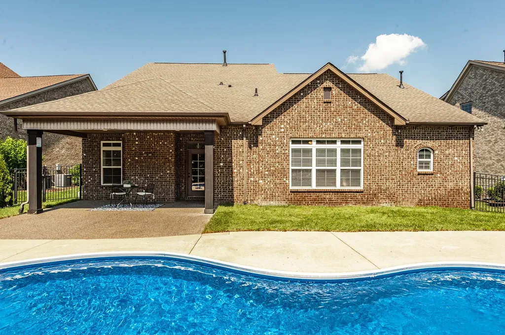 1324 Reynard Drive Gallatin TN 37066