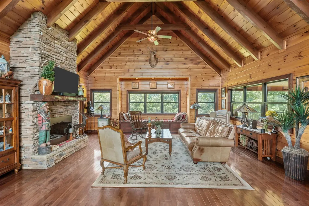 3034 Smoky Bluff Trail Sevierville TN 37862
