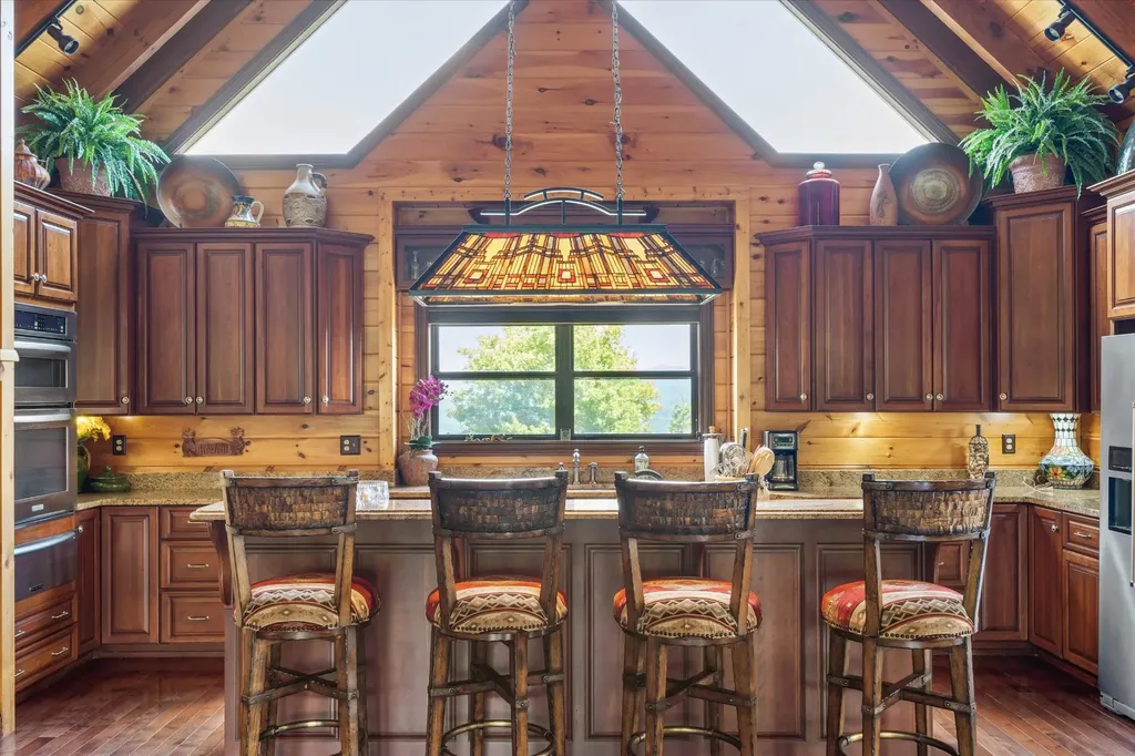 3034 Smoky Bluff Trail Sevierville TN 37862
