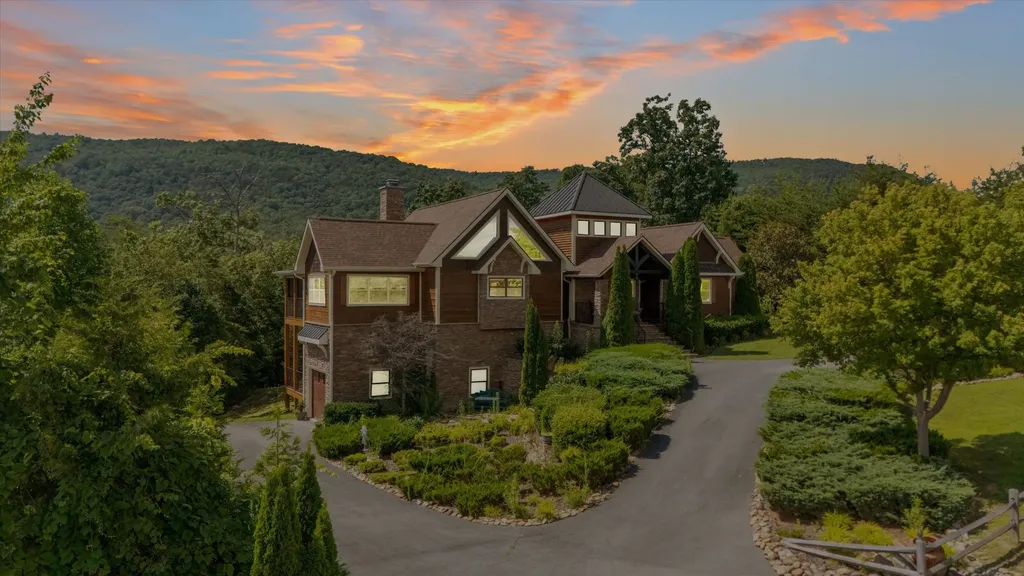 3034 Smoky Bluff Trail Sevierville TN 37862
