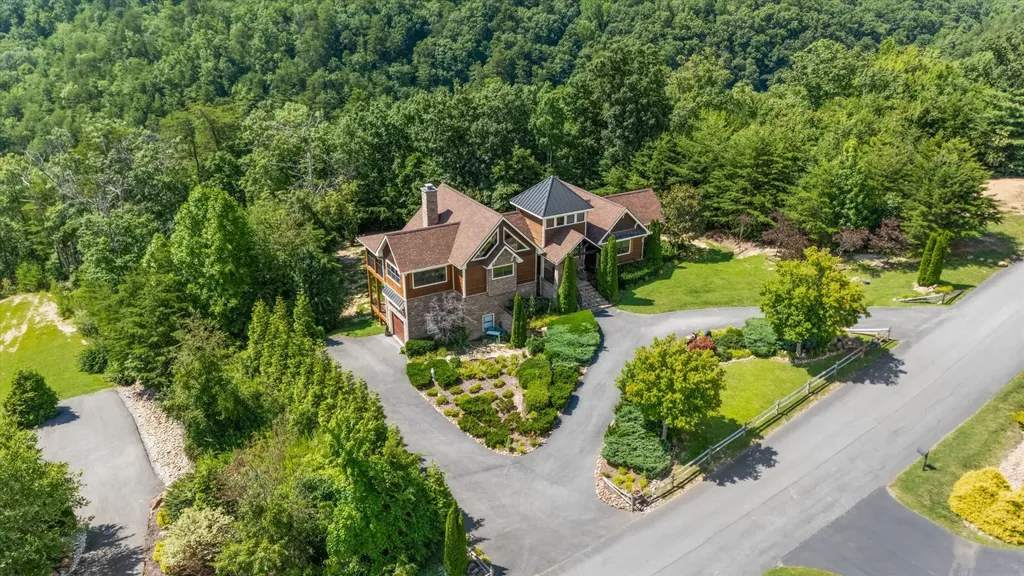 3034 Smoky Bluff Trail Sevierville TN 37862