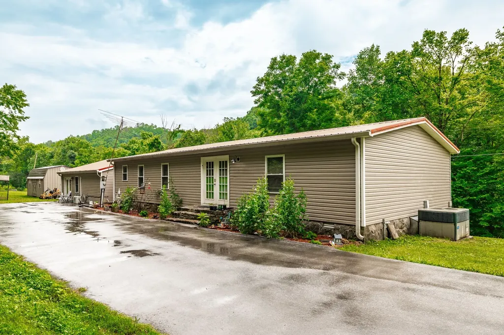 2935 Green Grove Road Hartsville TN 37074