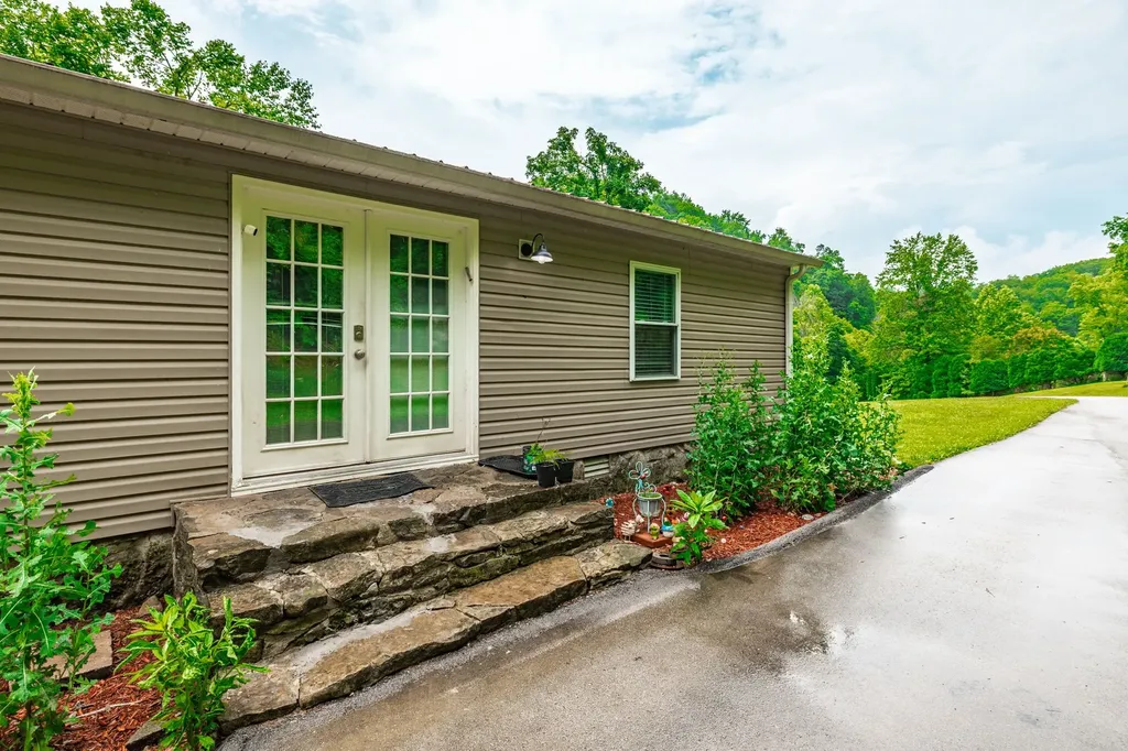 2935 Green Grove Road Hartsville TN 37074