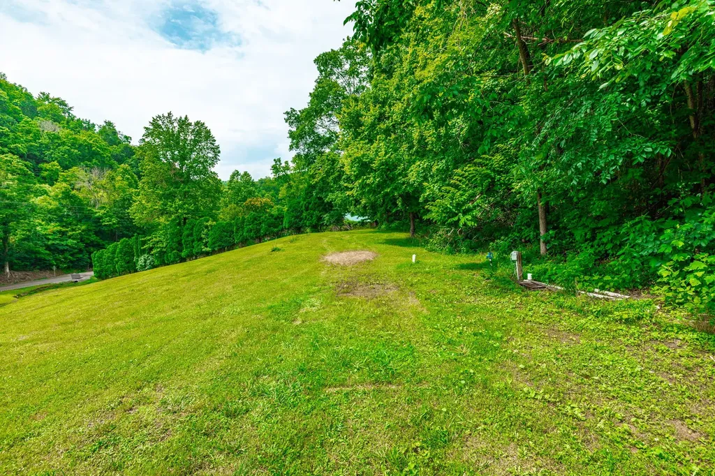 2935 Green Grove Road Hartsville TN 37074