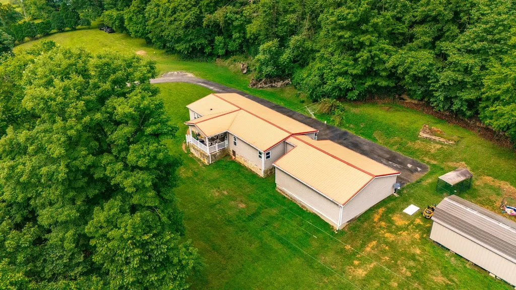 2935 Green Grove Road Hartsville TN 37074