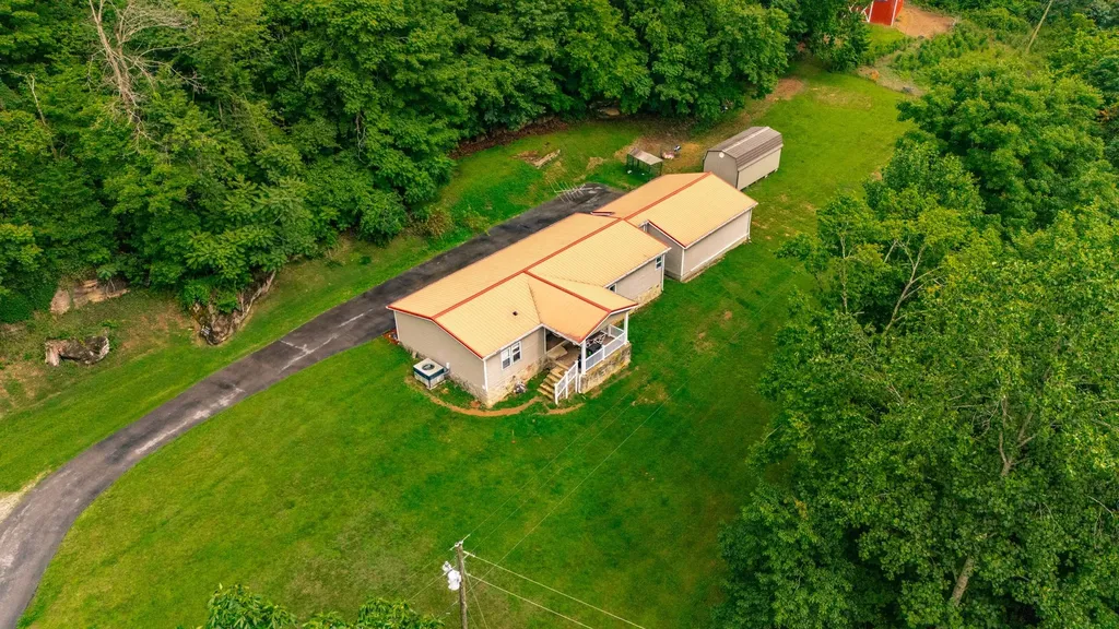 2935 Green Grove Road Hartsville TN 37074