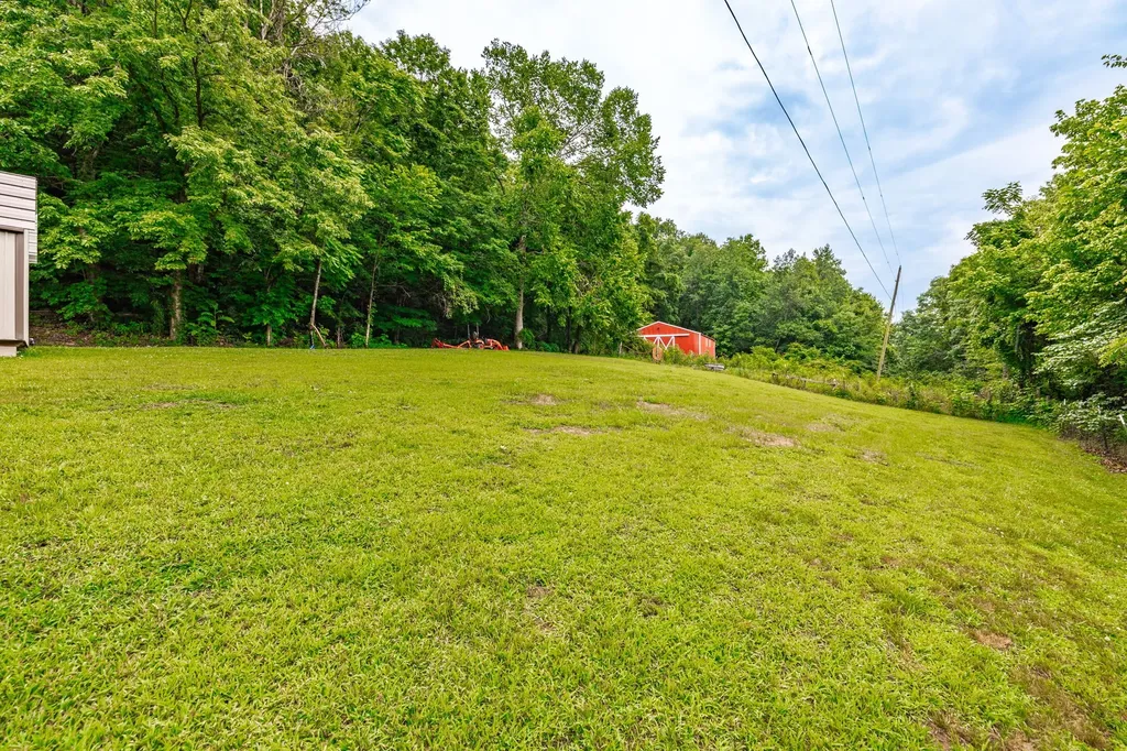 2935 Green Grove Road Hartsville TN 37074