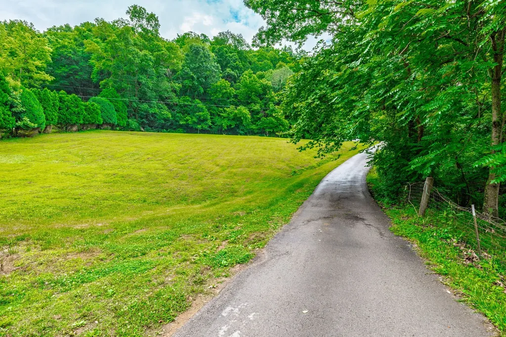 2935 Green Grove Road Hartsville TN 37074