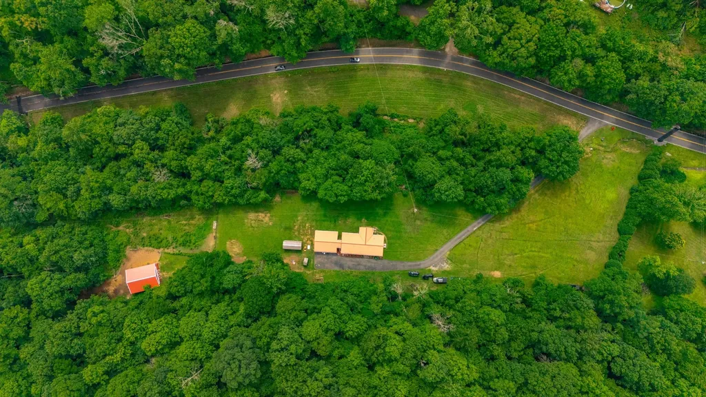2935 Green Grove Road Hartsville TN 37074