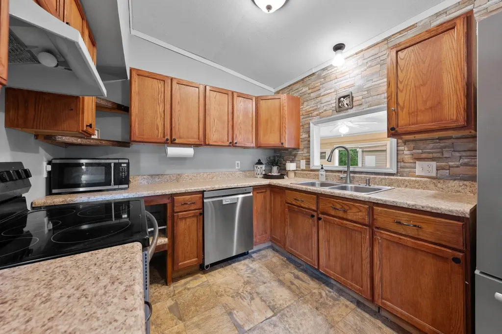 114 Greenhaven Circle Dickson TN 37055