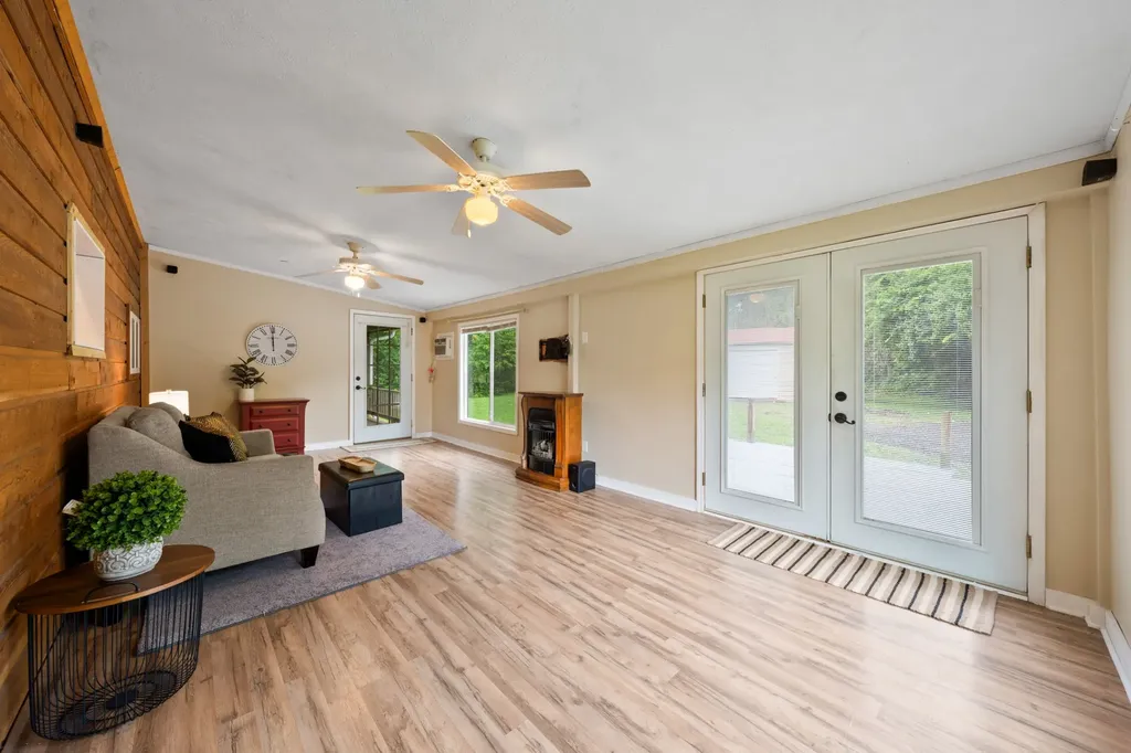114 Greenhaven Circle Dickson TN 37055