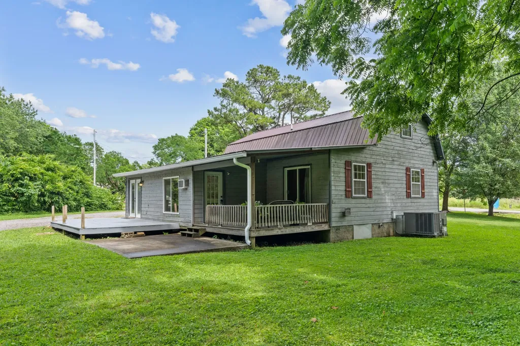 114 Greenhaven Circle Dickson TN 37055