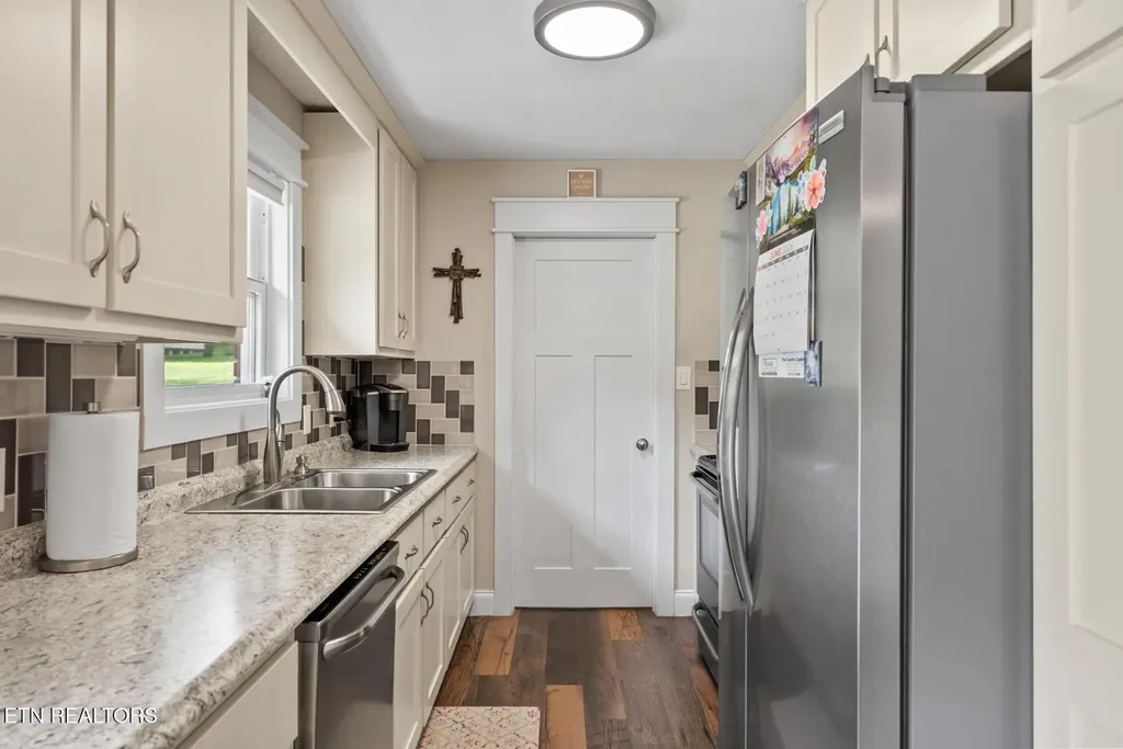 156 Pace Avenue Crossville TN 38555