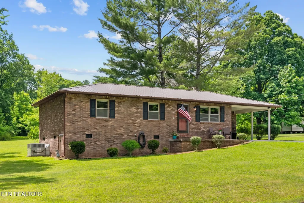 156 Pace Avenue Crossville TN 38555