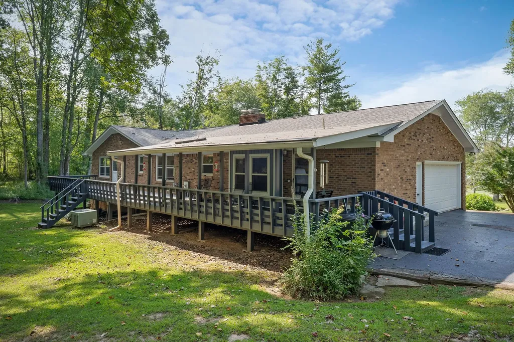1791 Meadow Wood Drive Cookeville TN 38506