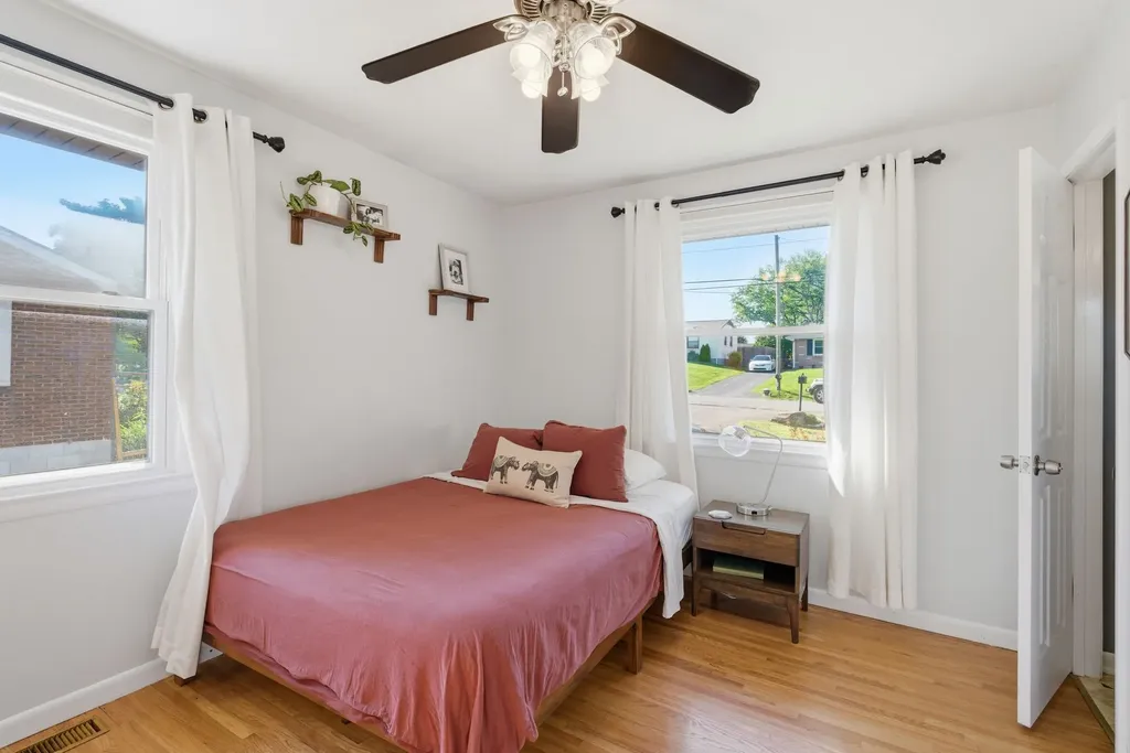 1907 Rosebank Avenue Nashville TN 37216