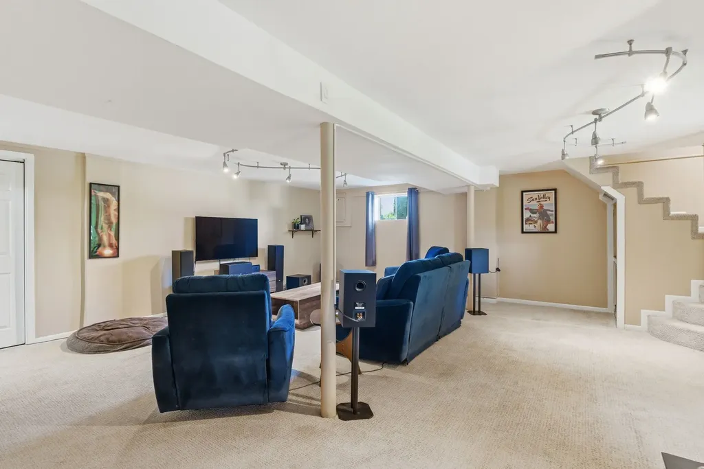 1907 Rosebank Avenue Nashville TN 37216