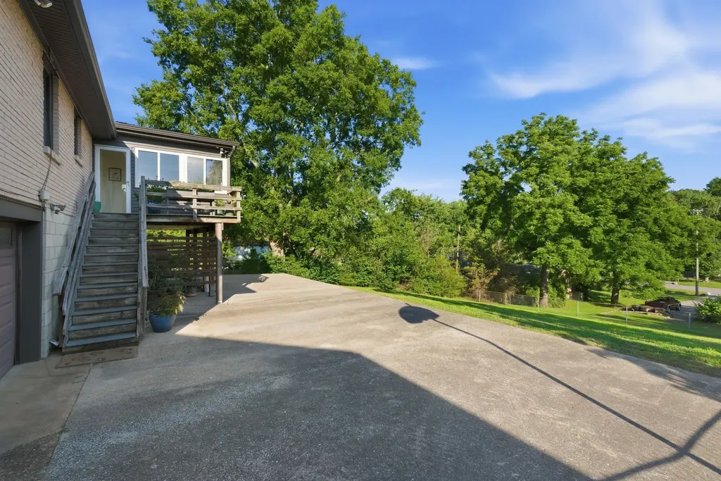 1907 Rosebank Avenue Nashville TN 37216