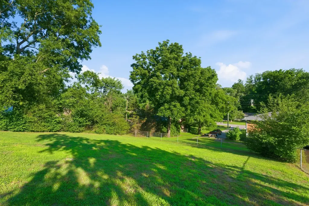 1907 Rosebank Avenue Nashville TN 37216
