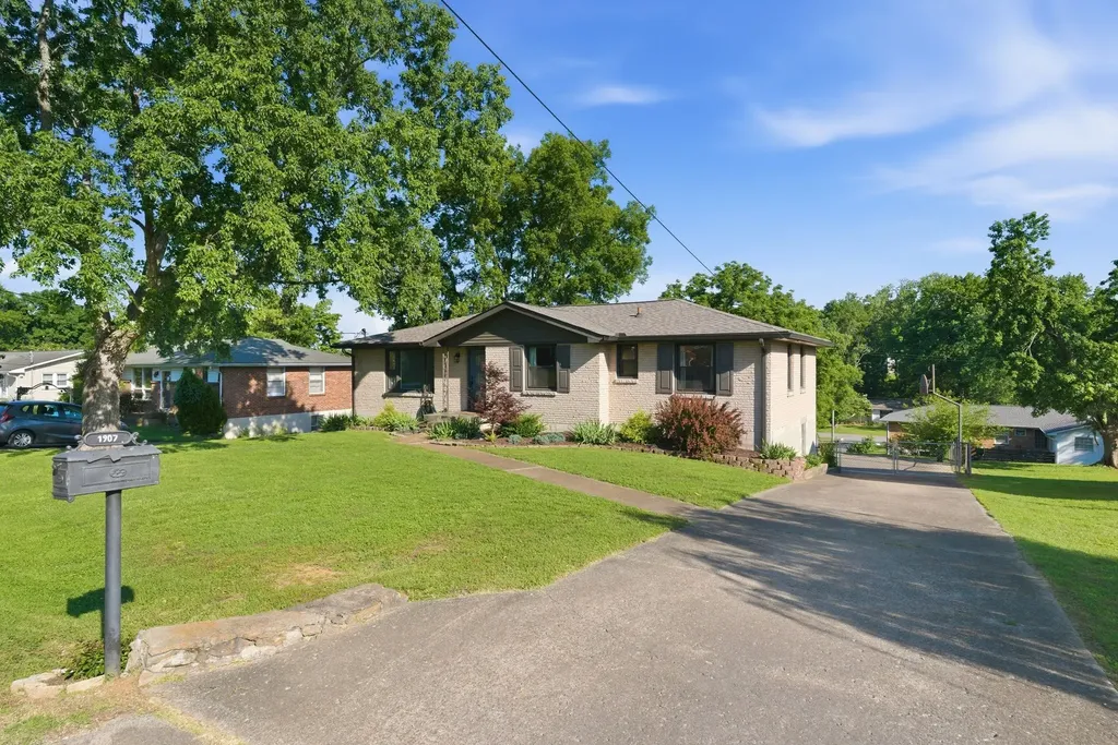 1907 Rosebank Avenue Nashville TN 37216