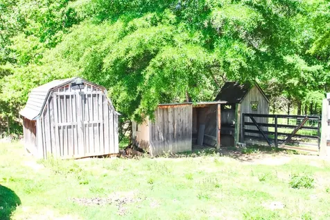 13400 Old Kentucky Road Walling TN 38587
