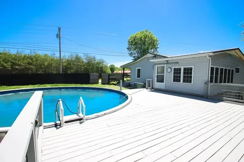 13400 Old Kentucky Road Walling TN 38587