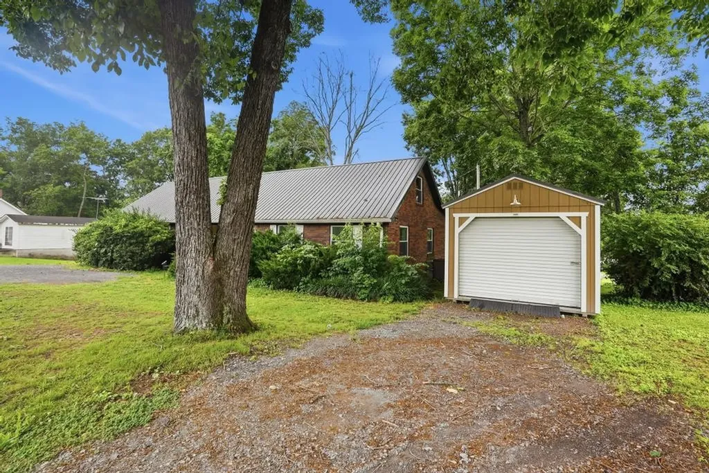 553 Lafayette Road Red Boiling Springs TN 37150
