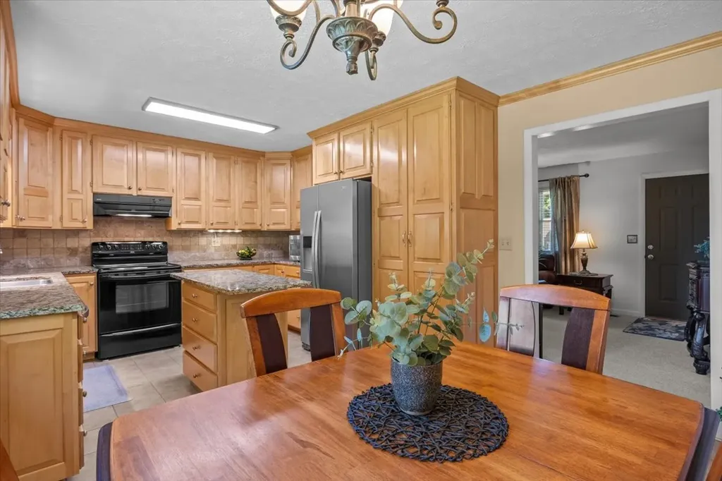 555 Lakeview Circle Tennessee Ridge TN 37178