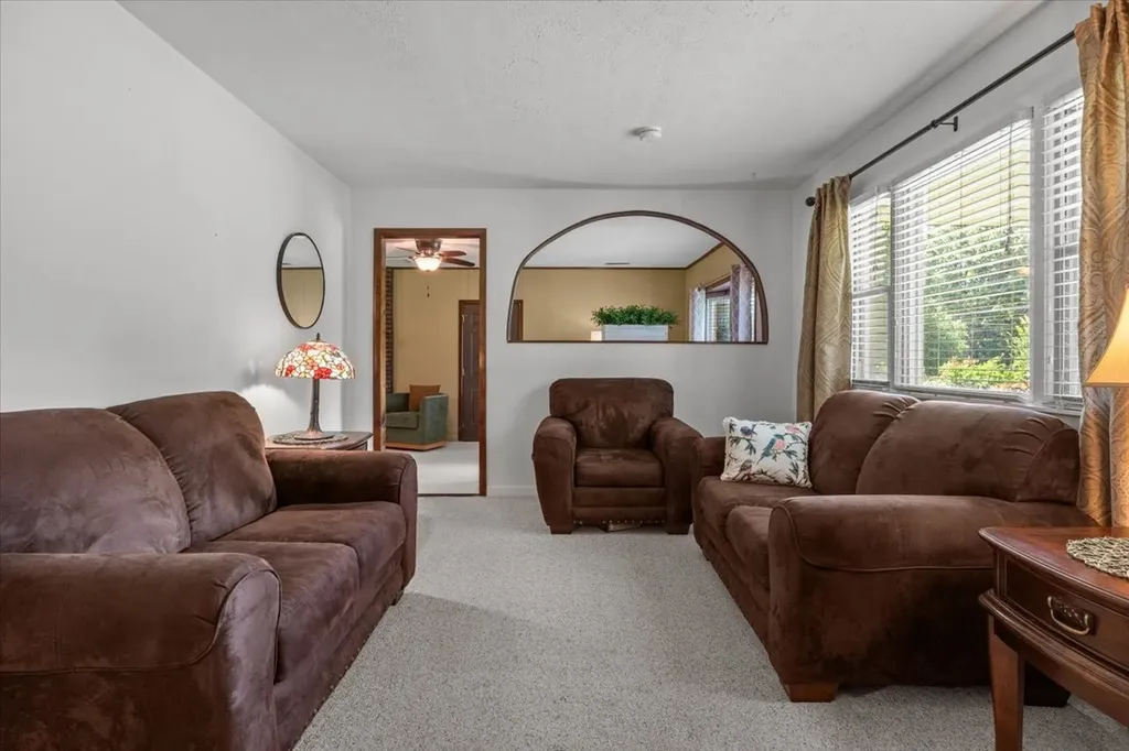 555 Lakeview Circle Tennessee Ridge TN 37178
