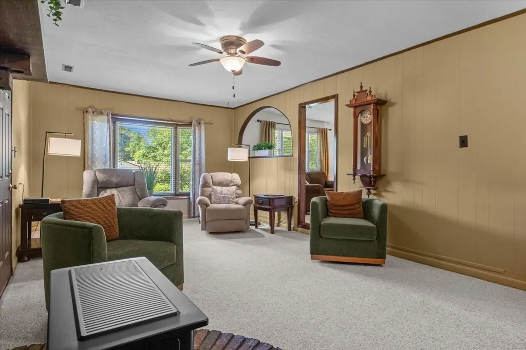 555 Lakeview Circle Tennessee Ridge TN 37178