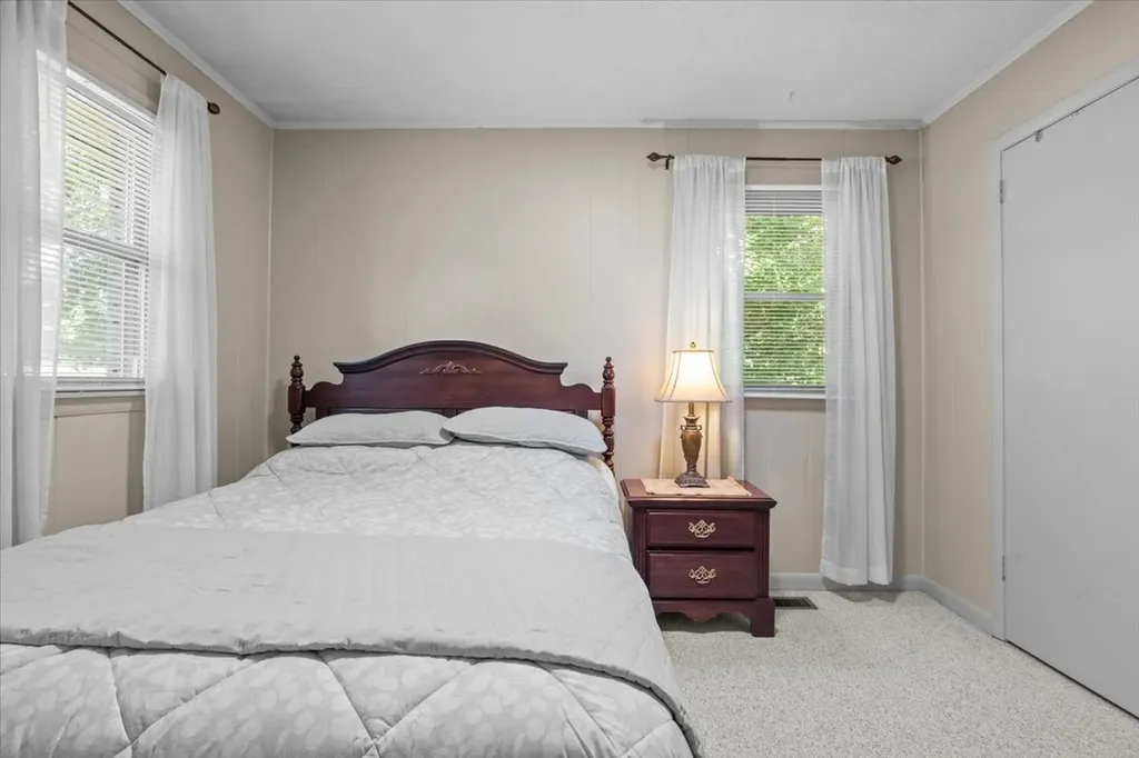 555 Lakeview Circle Tennessee Ridge TN 37178