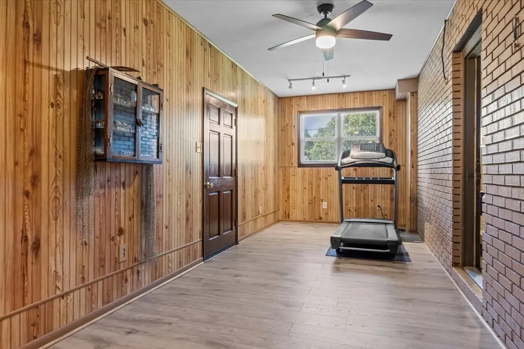 555 Lakeview Circle Tennessee Ridge TN 37178