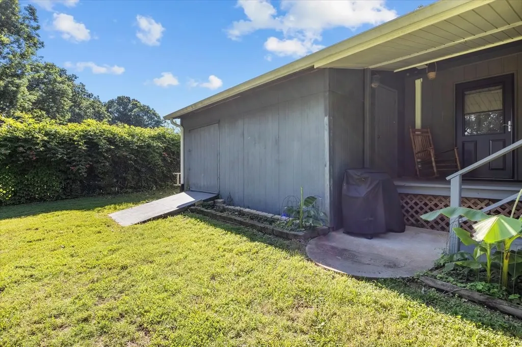 555 Lakeview Circle Tennessee Ridge TN 37178